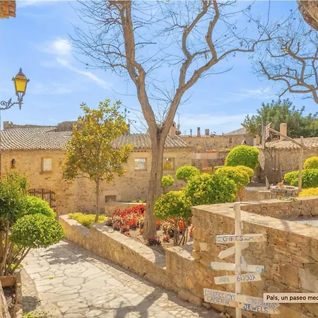 Mas Pinell 23 فيلة بالس